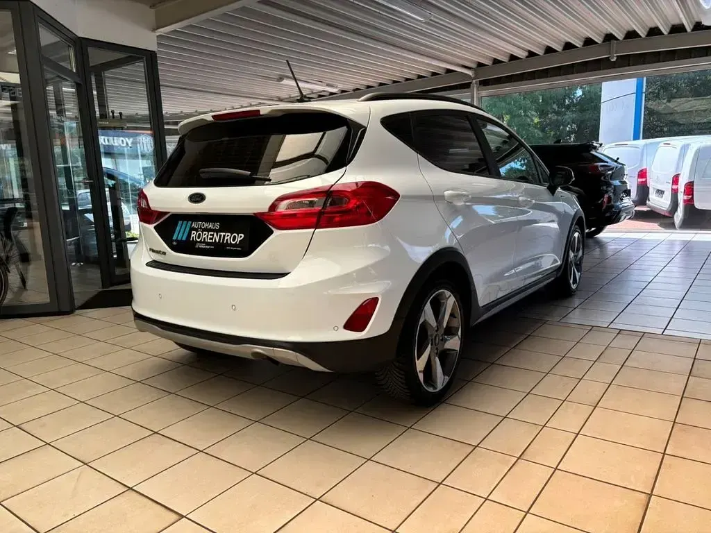 Gebraucht Ford Fiesta Active 86 PS (63 kW) 2019 Weiss Kleinwagen
