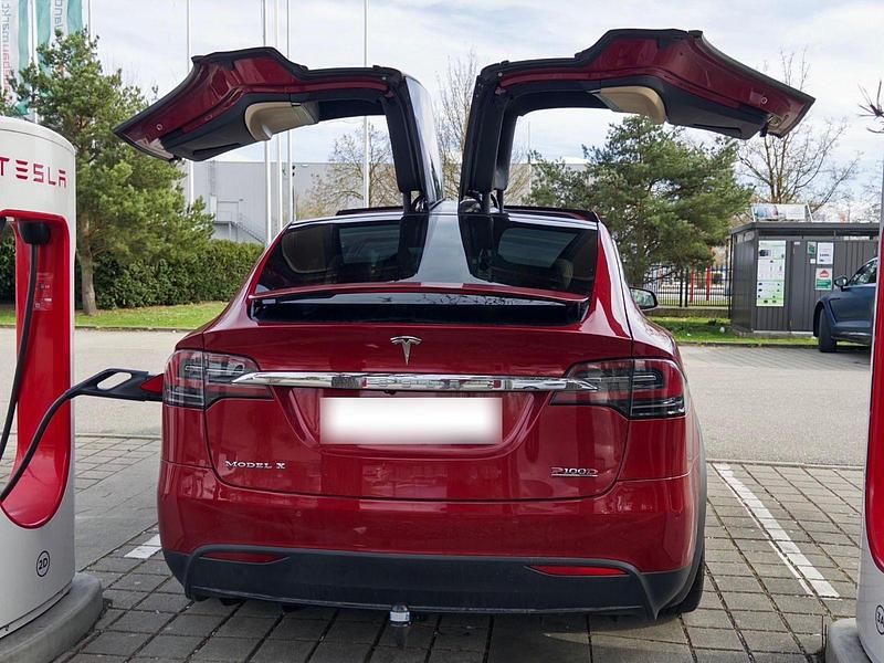 Gebraucht Tesla Model X 500 kW (680 PS) 2016 Rot SUV