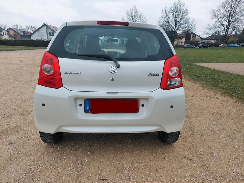 Weiß Gebraucht 2012 Suzuki Alto Kleinwagen | 4.300 € (Etwas zu teuer) - Bild 1/4