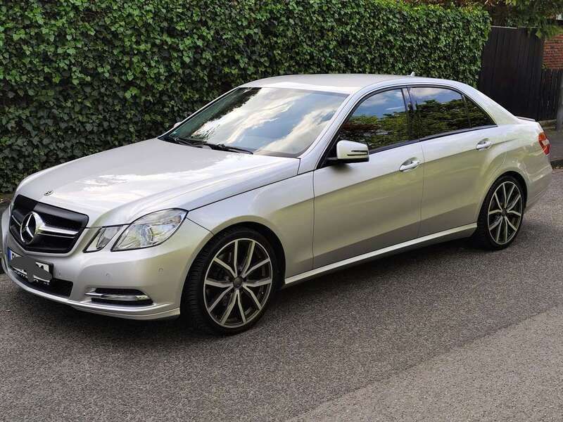 Silber Gebraucht 2011 Mercedes E300 Limousine | 16.499 € (Teuer) - Bild 1/4