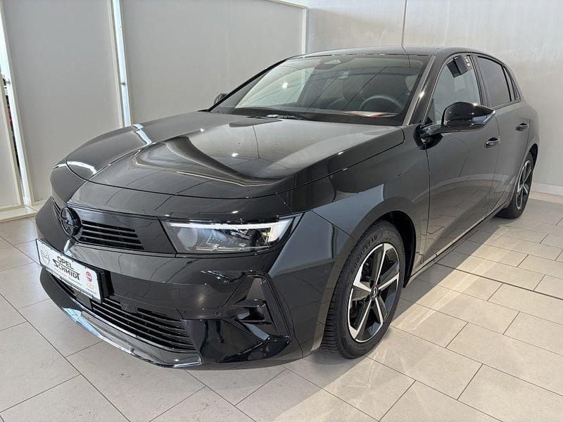 Gebraucht Opel Astra 131 PS (96 kW) 2025 Karbon schwarz metallic Limousine