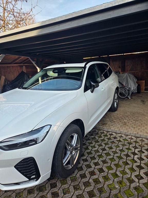 Gebraucht Volvo XC60 Plus 197 PS (144 kW) 2022 Weiß SUV