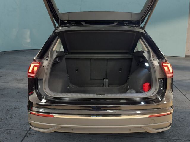 Gebraucht VW Tiguan Move 150 PS (110 kW) 2024 Schwarz SUV