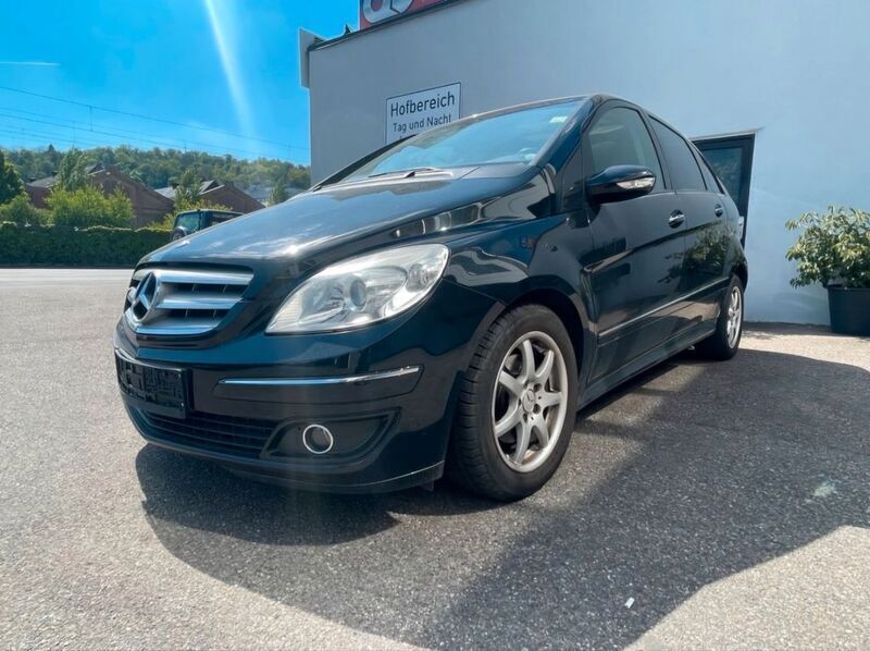 Schwarz Gebraucht 2005 Mercedes B200 Van / Kleinbus | 2.500 € (Fairer Preis) - Bild 1/4