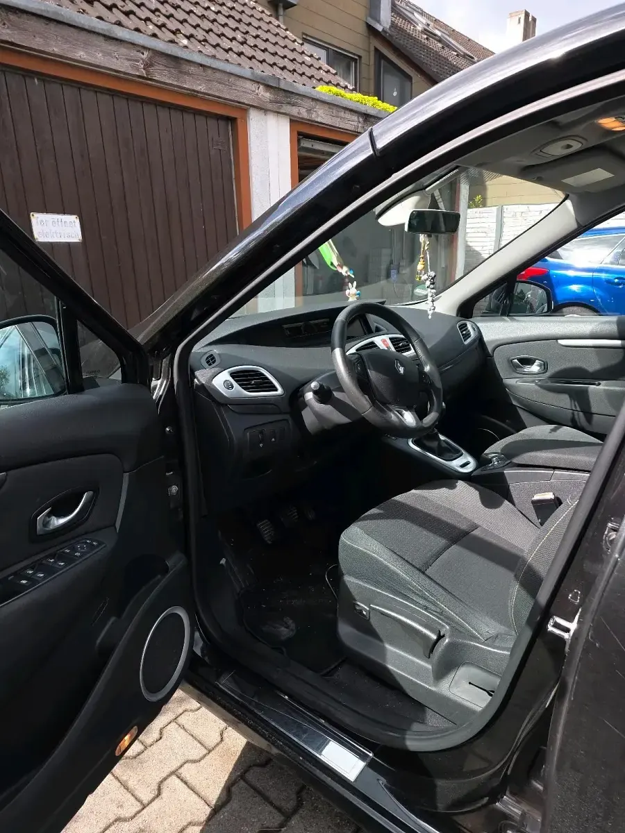 Gebraucht Renault Grand Scénic 160 PS (117 kW) 2010 Schwarz Van / Kleinbus