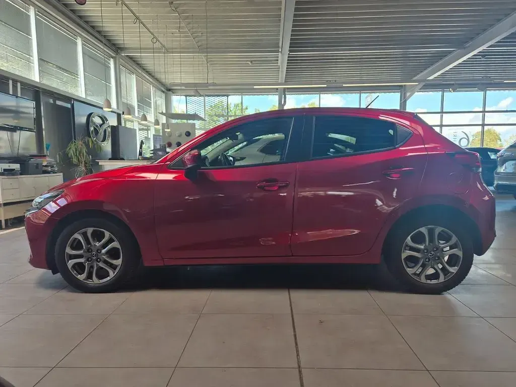Gebraucht Mazda 2 Exclusive-Line 90 PS (66 kW) 2021 Rot Limousine