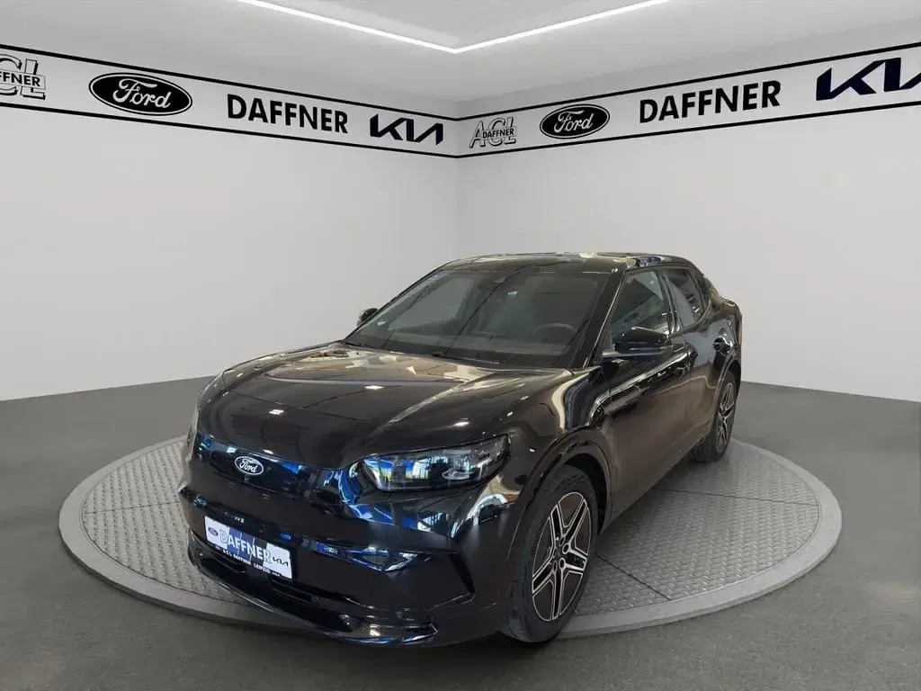 Używany Ford Capri Premium 210 kW (286 KM) 2024 Czarny SUV