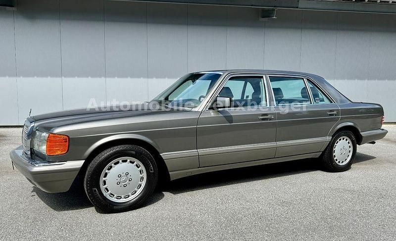 Grau Gebraucht 1988 Mercedes 420 Limousine | 26.600 € - Bild 1/4