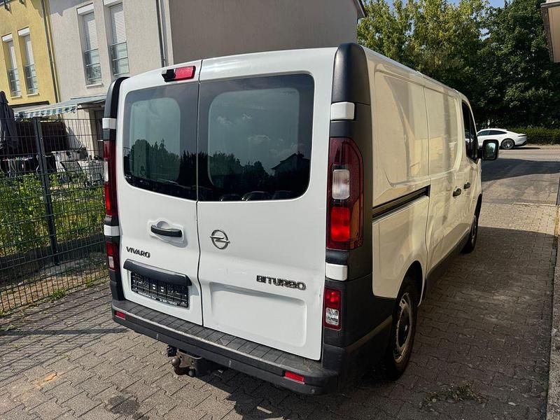 Gebraucht Opel Vivaro 120 PS (88 kW) 2016 Weiß Van / Kleinbus