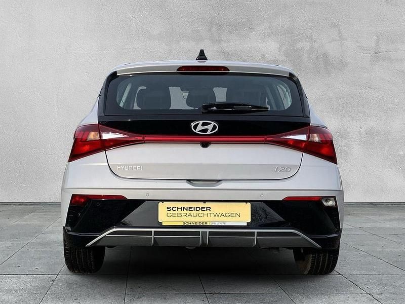 Gebraucht Hyundai i20 101 PS (74 kW) 2025 Grau Limousine