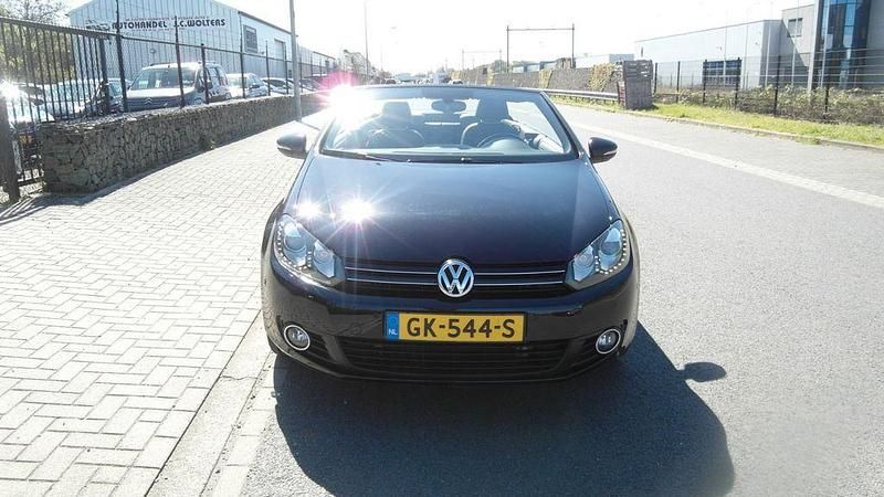 Gebraucht VW Golf Cabriolet Basis 150 PS (110 kW) 2015 Schwarz Cabrio