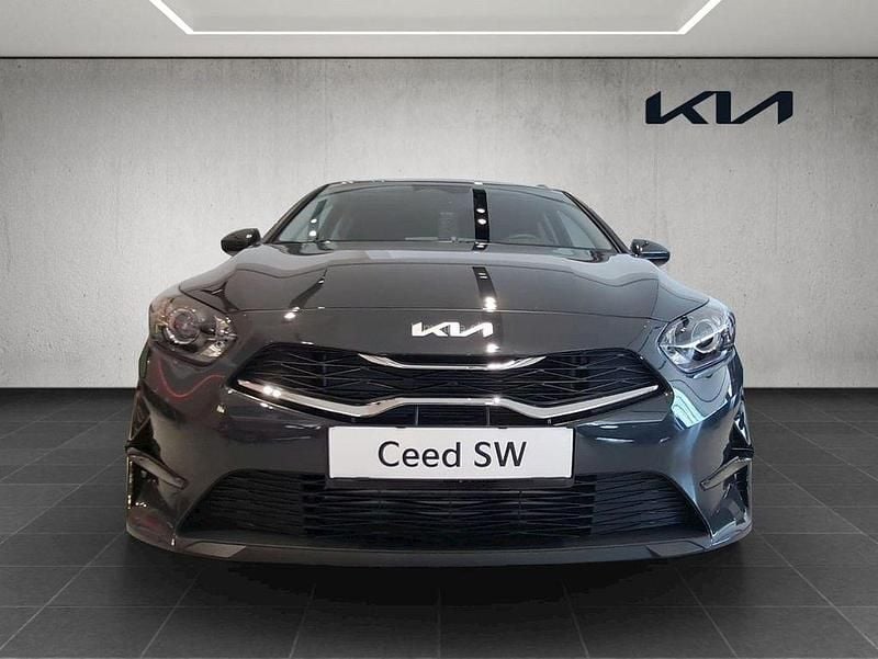 Neu Kia Ceed 140 PS (102 kW) 2026 Grau Kleinwagen
