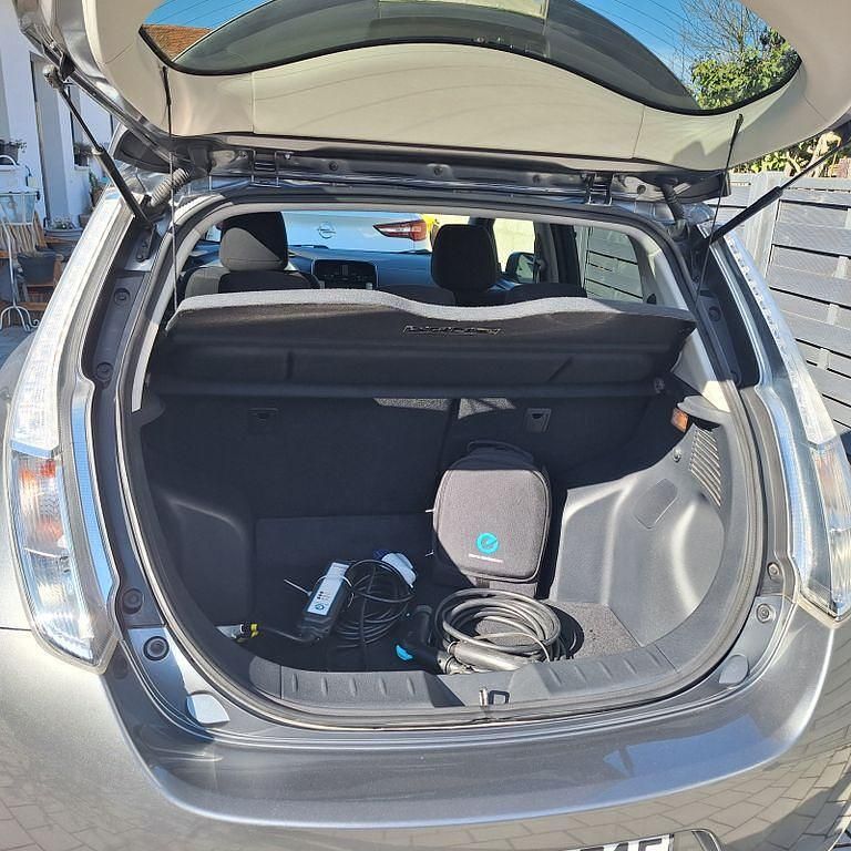 Gebraucht Nissan Leaf Acenta 80 kW (109 PS) 2017 Grau Kleinwagen