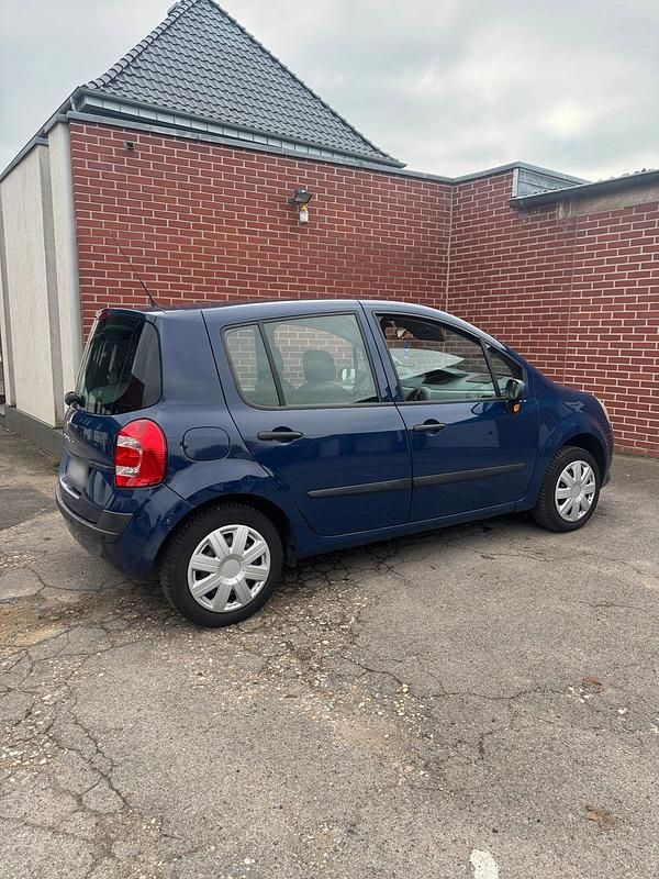 Second-hand Renault Modus 75 CP (55 kW) 2010 Albastru Monovolum