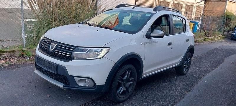Weiß Gebraucht 2017 Dacia Sandero Stepway SUV | 7.899 € (Guter Preis) - Bild 1/4