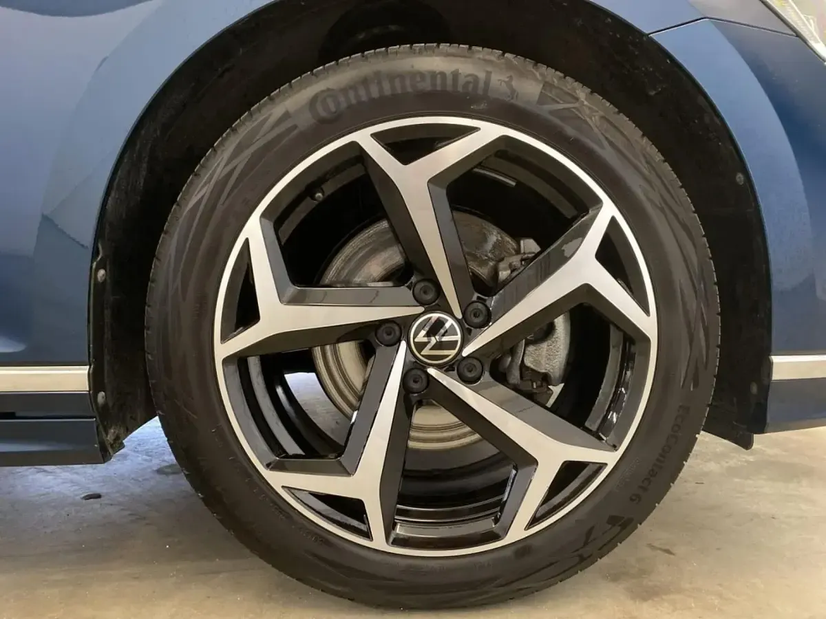 Usata VW Passat Elegance 200 CV (147 kW) 2024 Blu Station wagon