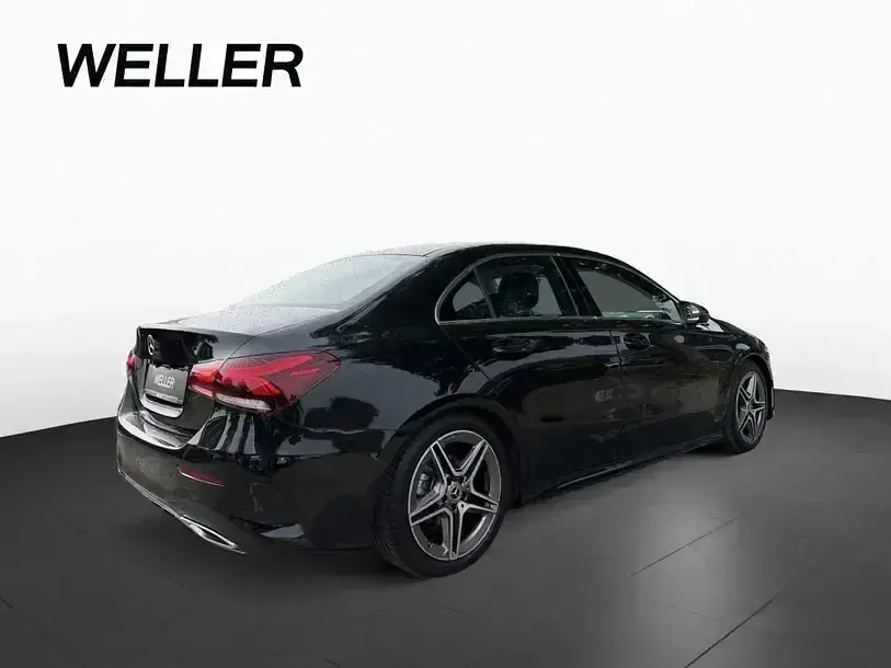 Gebraucht Mercedes A180 AMG line 136 PS (100 kW) 2021 Schwarz Limousine