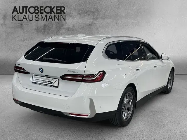 Gebraucht BMW 540 Comfort Edition 303 PS (222 kW) 2025 Weiss Kombi