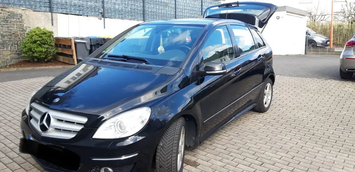 Gebraucht Mercedes B200 140 PS (102 kW) 2008 Schwarz Van / Kleinbus