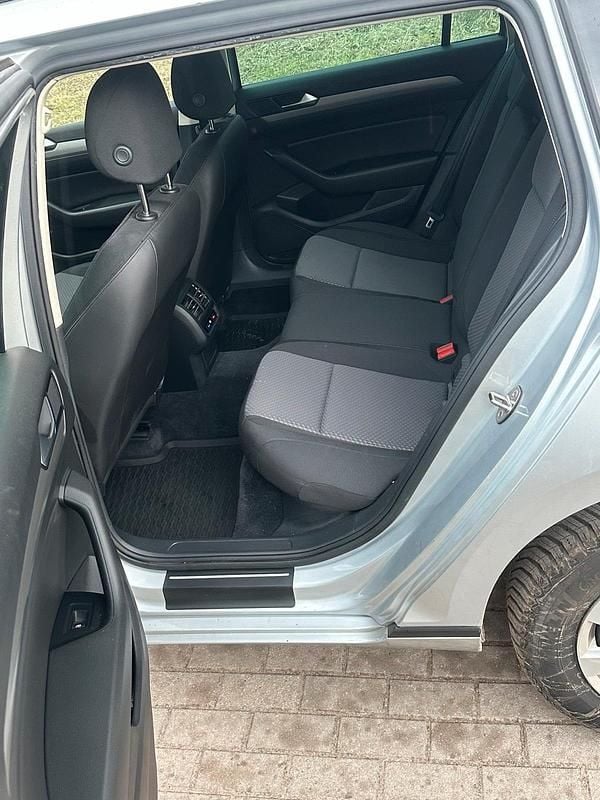 Gebraucht VW Passat Comfortline 150 PS (110 kW) 2017 Silber Kombi