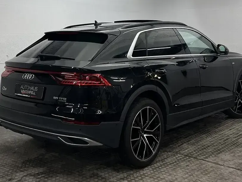 Gebraucht Audi Q8 S-Line 340 PS (250 kW) 2023 Mythosschwarz (metallic) SUV