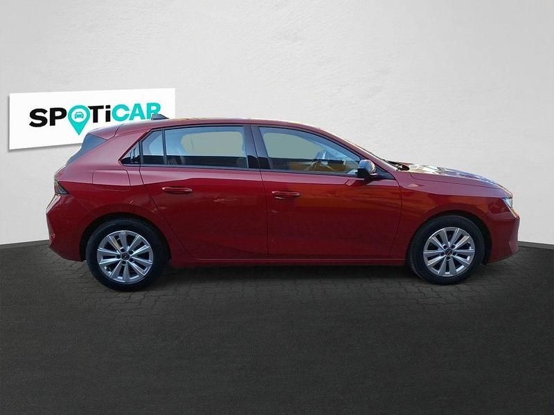 Gebraucht Opel Astra Enjoy 131 PS (96 kW) 2024 Rot Limousine