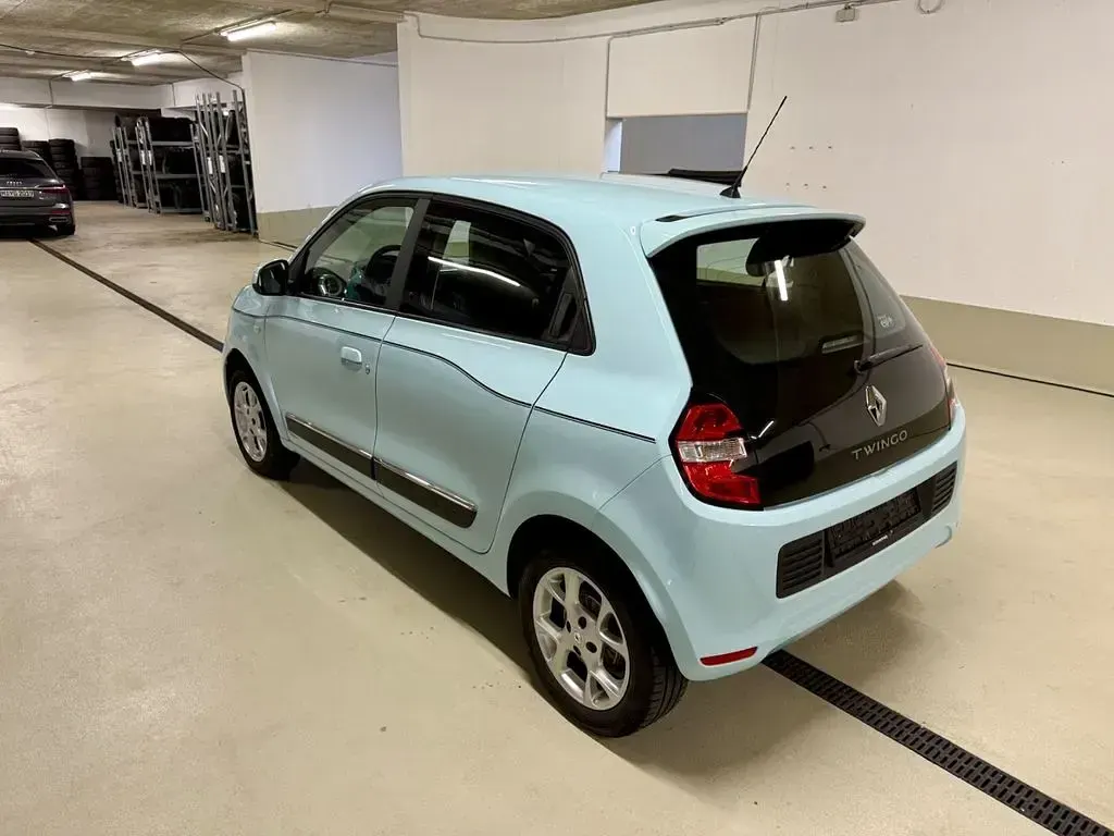 Używany Renault Twingo Intens 90 KM (66 kW) 2016 Niebieski Hatchback
