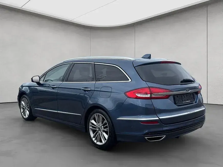 Używany Ford Mondeo Vignale 140 KM (102 kW) 2022 Niebieski Kombi