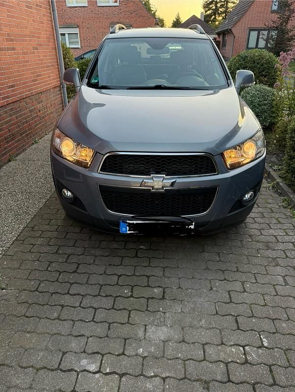 Grau Gebraucht 2013 Chevrolet Captiva SUV | 6.500 € (Fairer Preis) - Bild 1/4