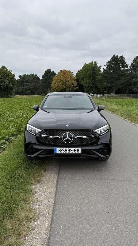 Schwarz Gebraucht 2024 Mercedes GLC200 AMG SUV | 59.800 € (Etwas zu teuer) - Bild 1/4