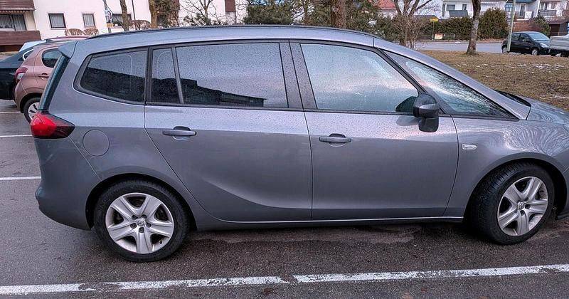 Gebraucht Opel Zafira Tourer 131 PS (96 kW) 2015 Silber Van / Kleinbus