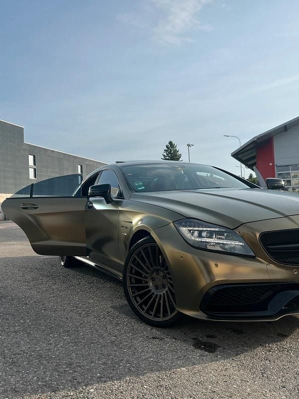Andere farben Gebraucht 2014 Mercedes CLS550 Limousine | 27.900 € - Bild 1/4