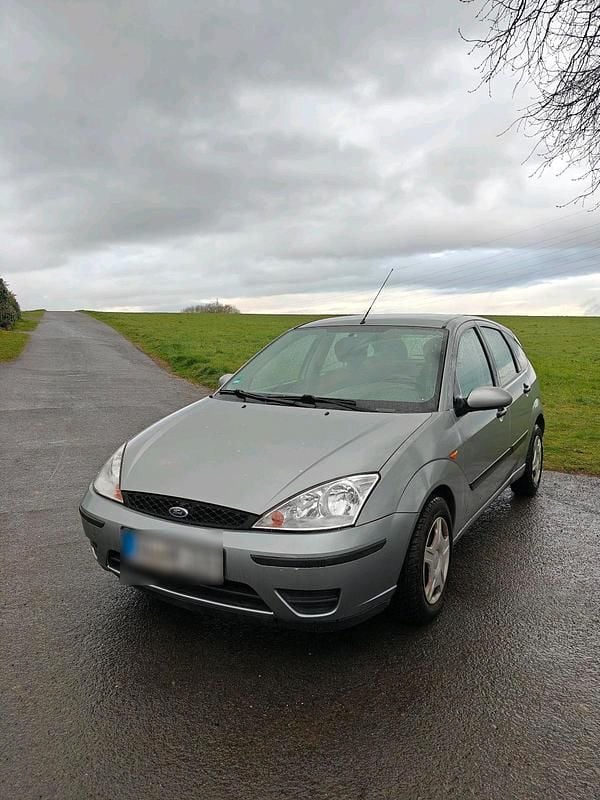 Gebraucht Ford Focus 75 PS (55 kW) 2003 Grau Kleinwagen