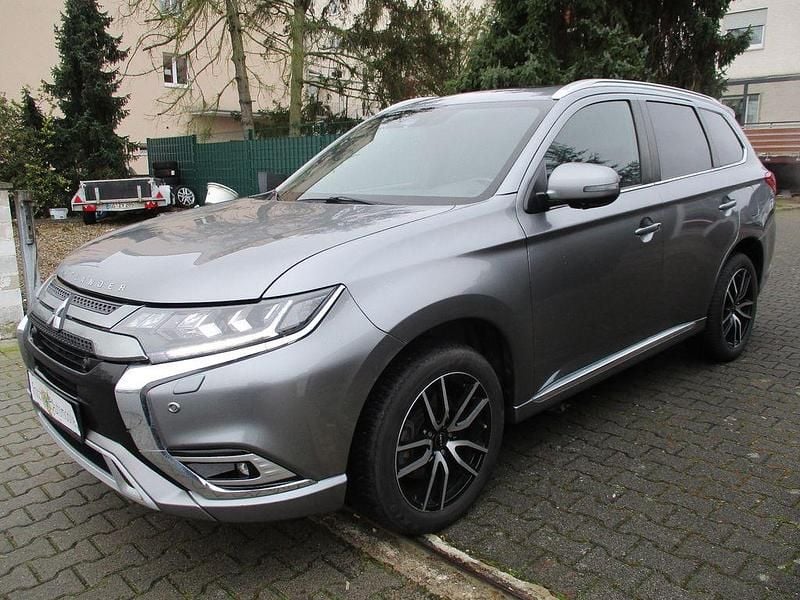 Gebraucht Mitsubishi Outlander P-HEV Top 135 PS (99 kW) 2019 Grau SUV