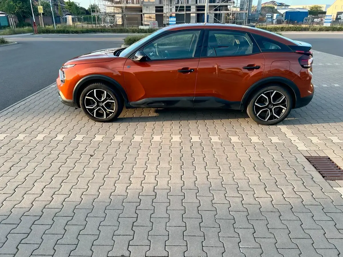 Używany Citroën e-C4 100 kW (136 KM) 2021 Pomarańczowy SUV