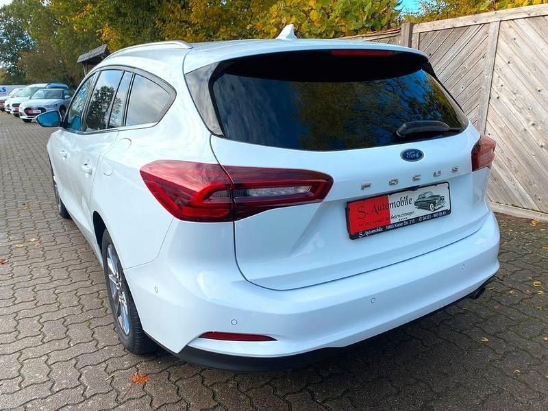 Gebraucht Ford Focus Titanium X 116 PS (85 kW) 2023 Weiß Limousine