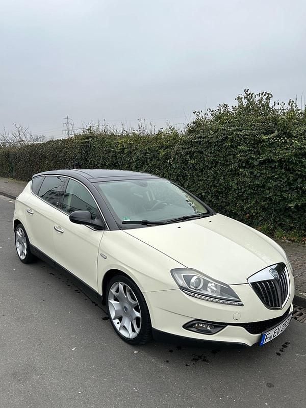 Gebraucht Lancia Delta 150 PS (110 kW) 2009 Beige Kleinwagen