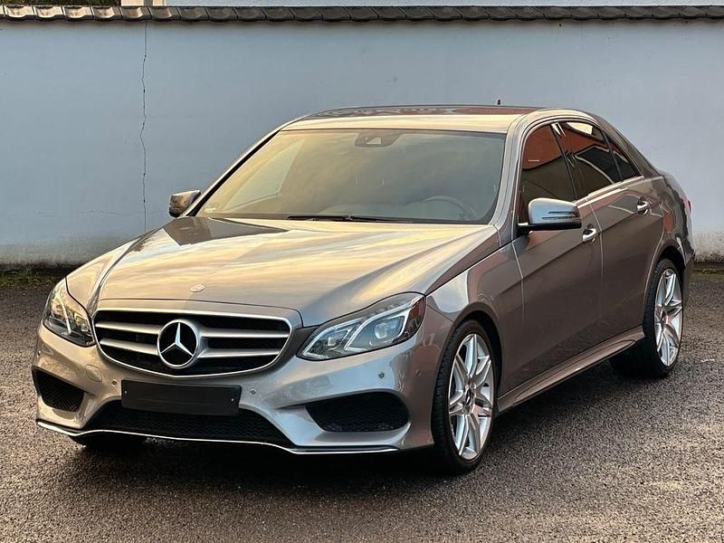 Silber Gebraucht 2013 Mercedes E250 AMG Limousine | 17.499 € (Fairer Preis) - Bild 1/4