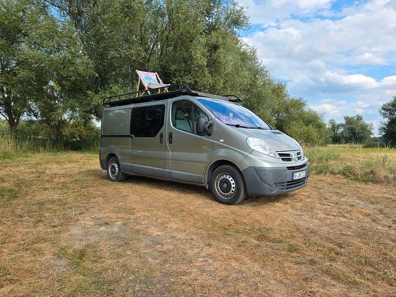 Grau Gebraucht 2012 Nissan Primastar Van / Kleinbus | 20.500 € - Bild 1/4