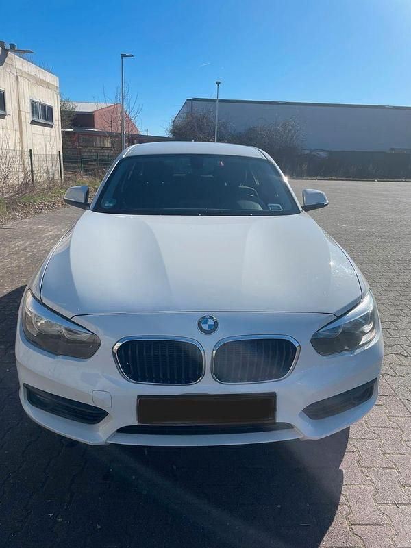 Gebraucht BMW 116 Advantage 109 PS (80 kW) 2015 Weiß Kleinwagen