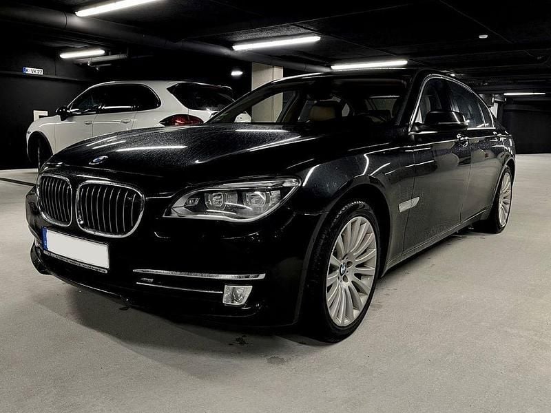 Gebraucht BMW 750L 381 PS (280 kW) 2015 Schwarz Limousine