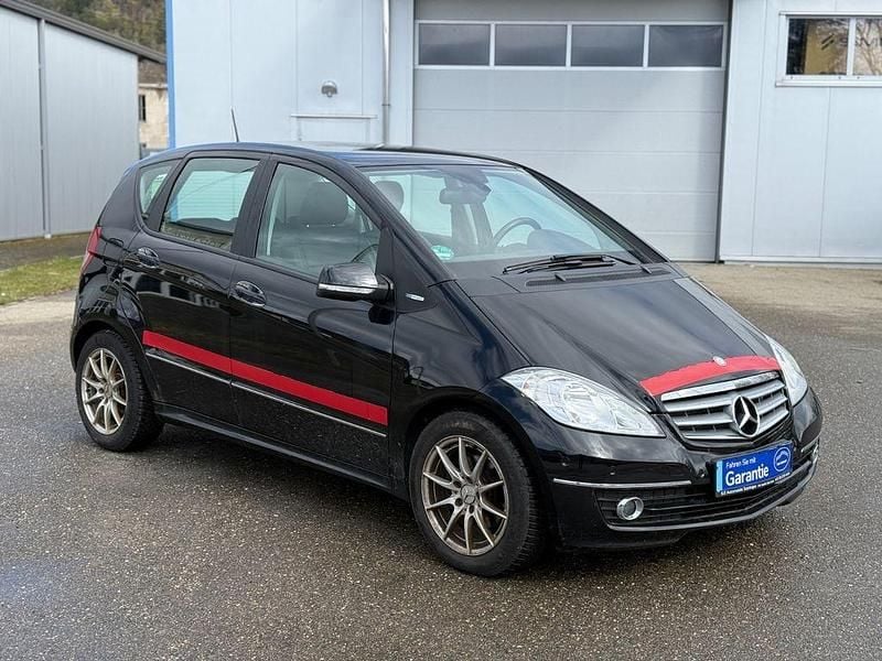 Gebraucht Mercedes A180 Elegance 116 PS (85 kW) 2011 Schwarz Limousine