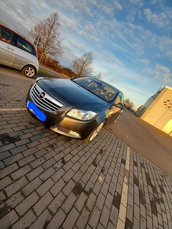 Gebraucht Opel Insignia Cosmo 160 PS (117 kW) 2009 Grau Limousine
