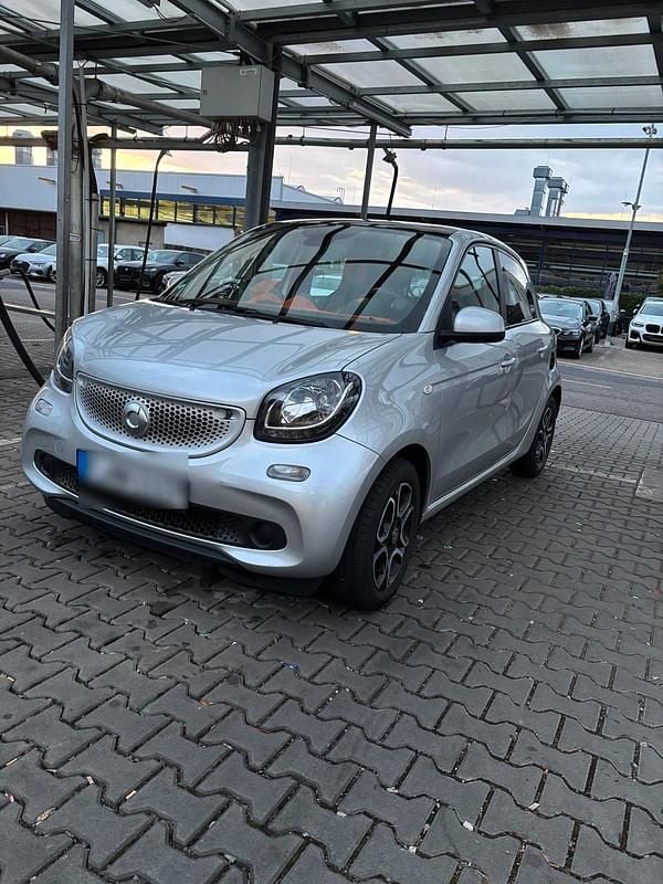 Silber Gebraucht 2015 Smart ForFour Kleinwagen | 6.600 € (Fairer Preis) - Bild 1/4
