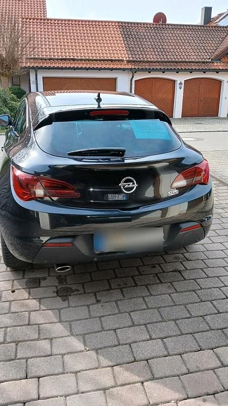 Gebraucht Opel Astra GTC 180 PS (132 kW) 2012 Schwarz Limousine