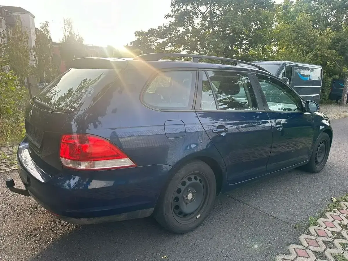 Gebraucht VW Golf VI Trendline 80 PS (58 kW) 2009 Shadow blue metallic Kleinwagen