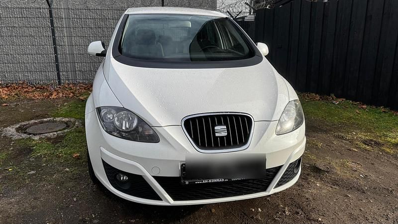 Weiß Gebraucht 2009 Seat Altea Limousine | 2.800 € (Fairer Preis) - Bild 1/4