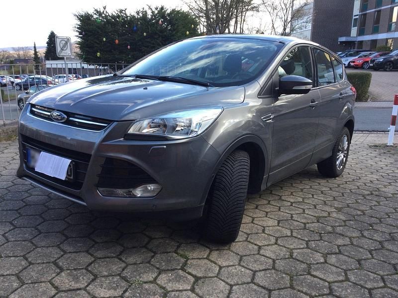 Gebraucht Ford Kuga Titanium 140 PS (102 kW) 2014 Grau SUV