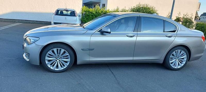 Gebraucht BMW 730L 245 PS (180 kW) 2011 Limousine