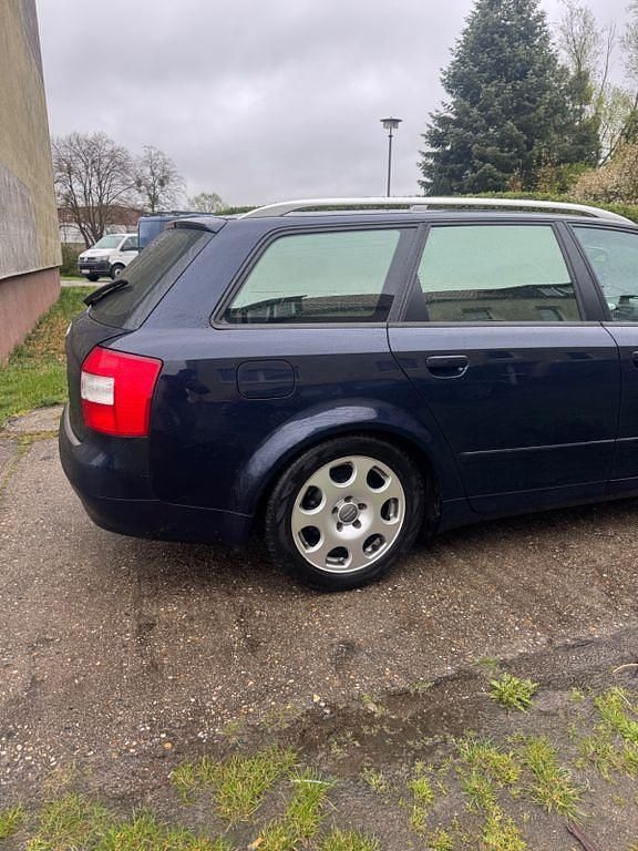 Usata Audi A4 Performance 131 CV (96 kW) 2004 Blu Berlina